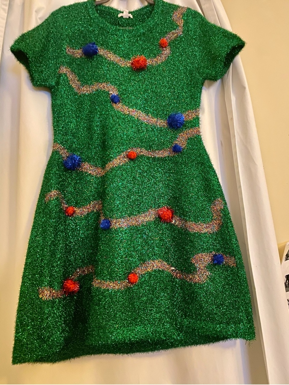 Green Sparkle Pom-Pom Holiday Dress lights up! 🎄